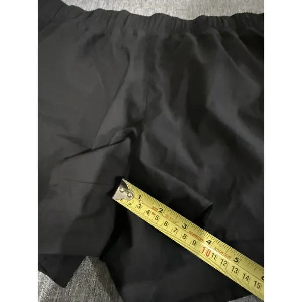 Old Navy Women's Black Stretch Tech Quick Dry Running Shorts Sz L - Image 2