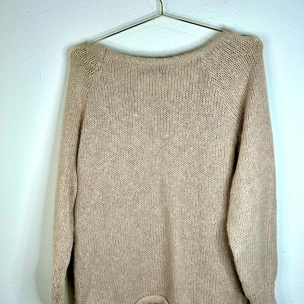 Women’s Beige Knit Sweater Fashion Size Large Long Sleeve Casual Pullover - Image 7
