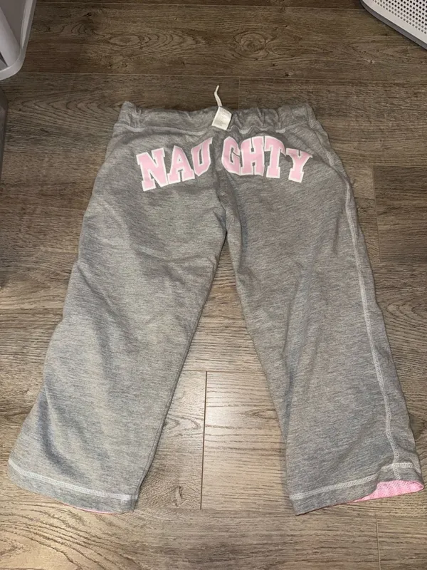 Instant action reversible light gray Y2K-style capri lounge pants pink NAUGHTY - Image 2