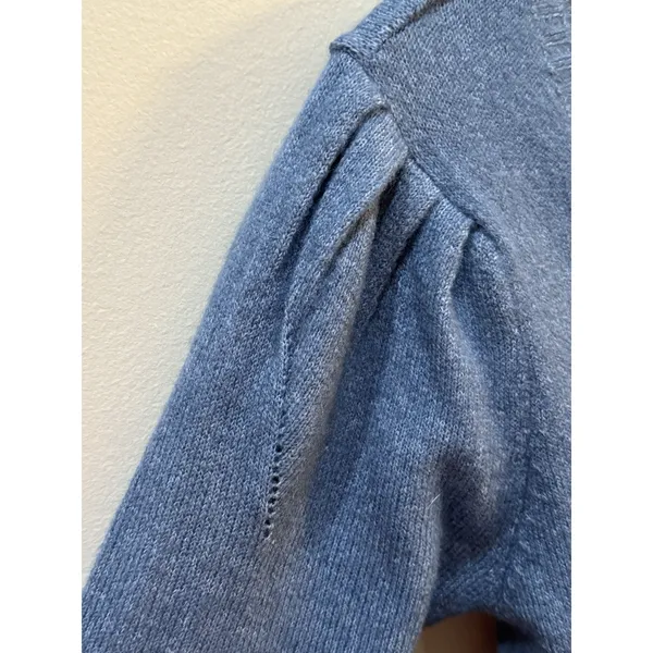 Bishop‎ And Young Blue V Neck Puff Sleeve Sweater Size Small Pullover - Image 4