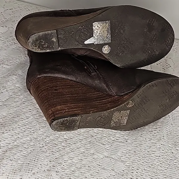 Lucky Brand Yorque leather brown wedge ankle booties boots sz 8 - Image 7