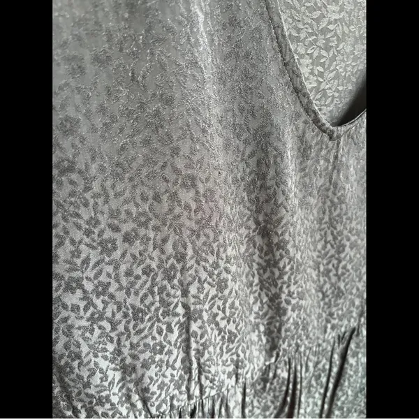 Aritzia Little Moon Blouse Size Small - Image 3