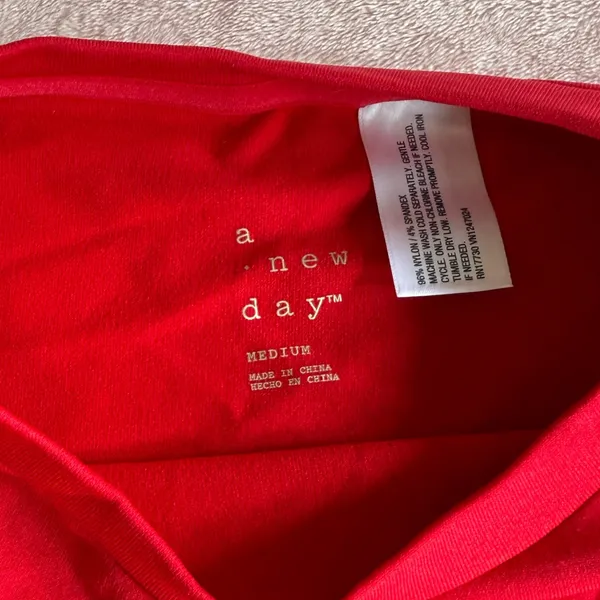 red top - Image 2