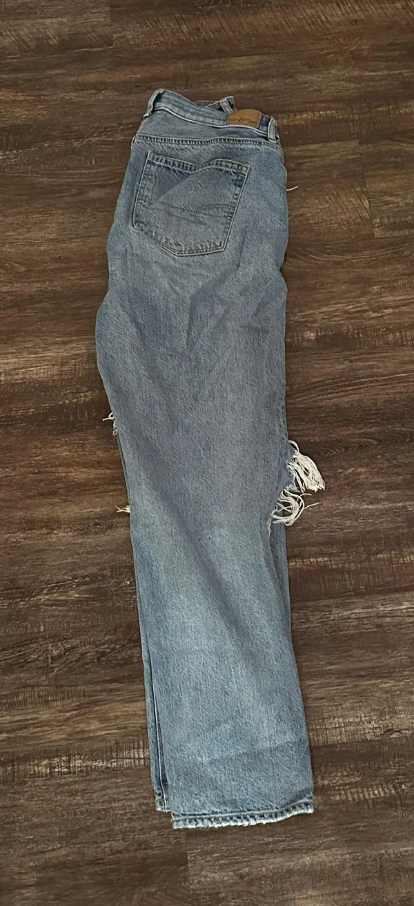 American Eagle Highest Rise Mom Jeans - Image 2