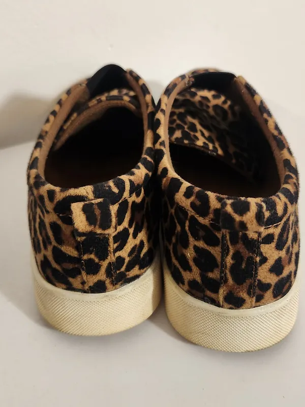 Vintage7Eight Brown Leopard Print Slip-On Sneakers Size 9 - Image 4