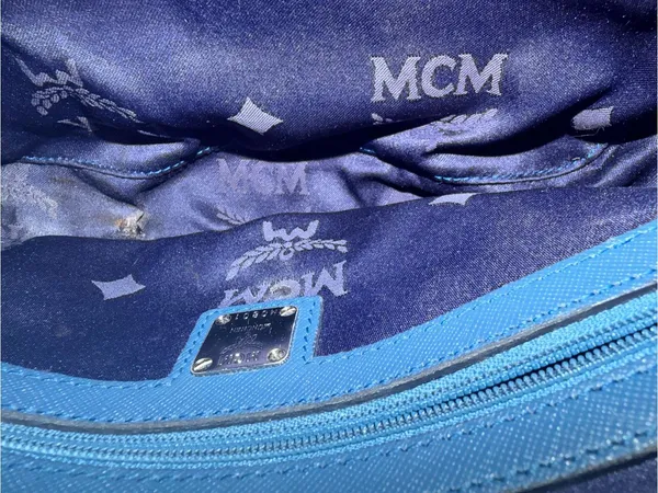 MCM Navy Leather Zip Wristlet - Image 8