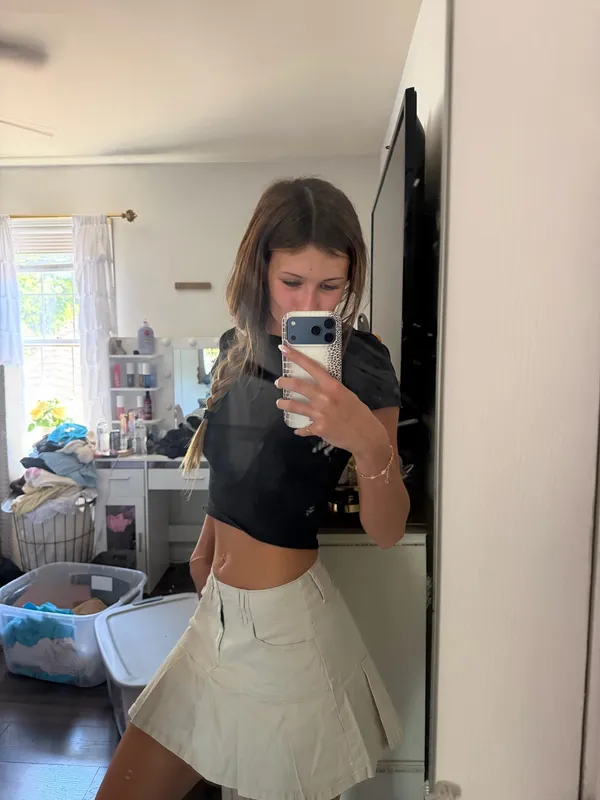 Aeropostale Skirt Mini Pleated Tan - Image 2