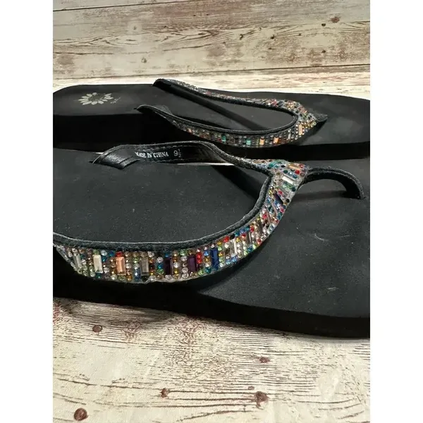 Yellowbox Flip Flops Size 9.5 Blingy Rhinestone Sandals - Image 3