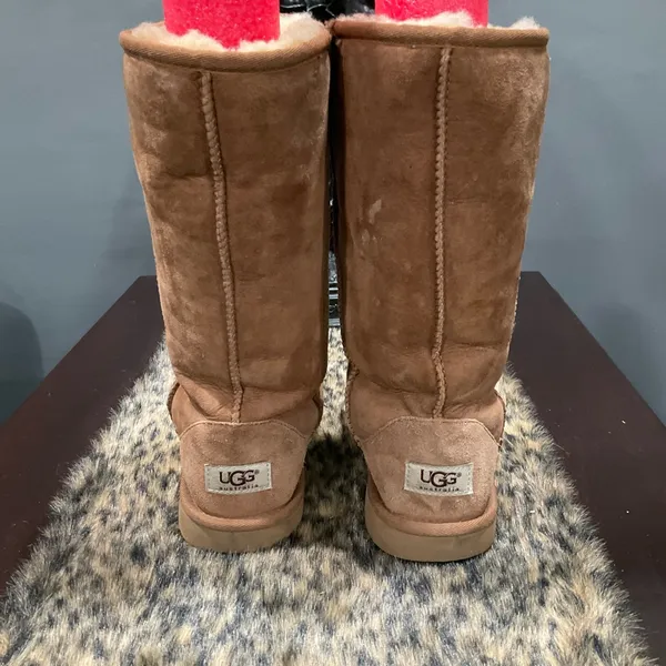 UGG‎ CLASSIC BOOTS - Image 2