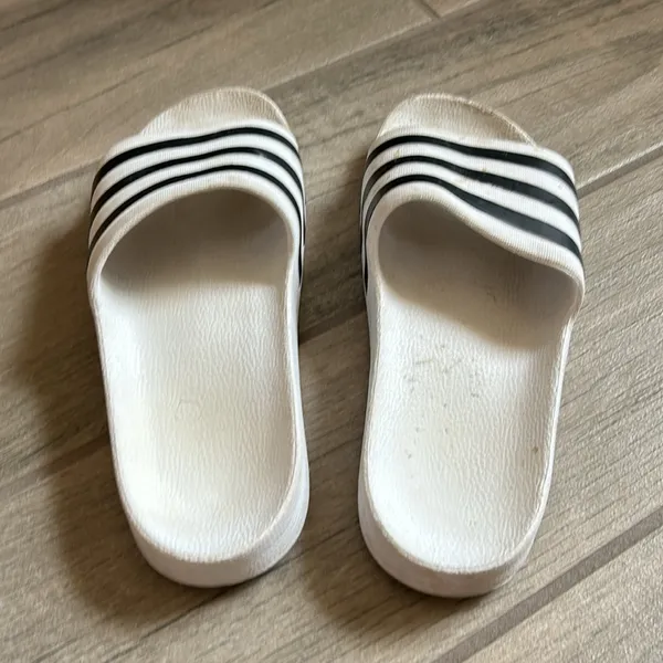 Adidas slides - Image 4