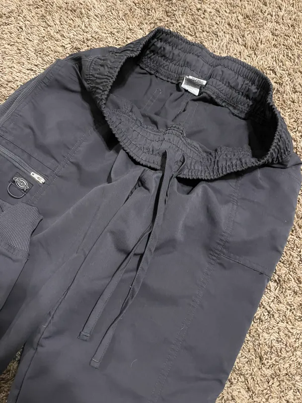 Dickies Scrub Set - Image 4