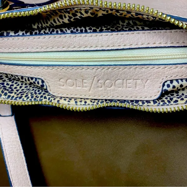 Soul Society Shoulder Bag w/adjustable detachable Crossbody Strap - Image 10