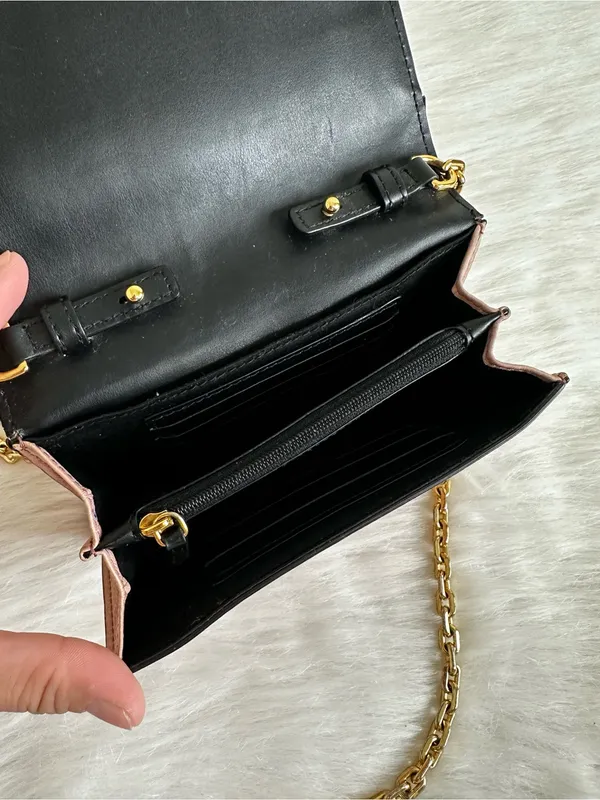 Marc Jacobs Pink Leather Gold Chain Wallet Crossbody Bag - Image 4