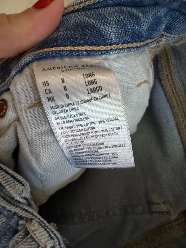 American Eagle Mom Jeans - Image 5