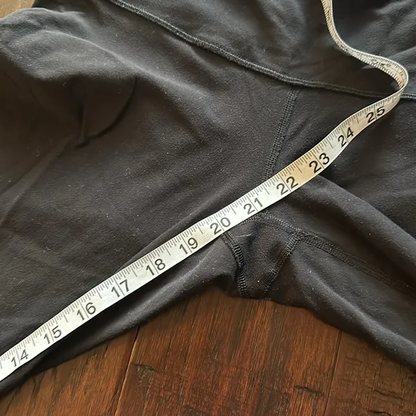Lululemon Cropped Leggings 8 - Image 4