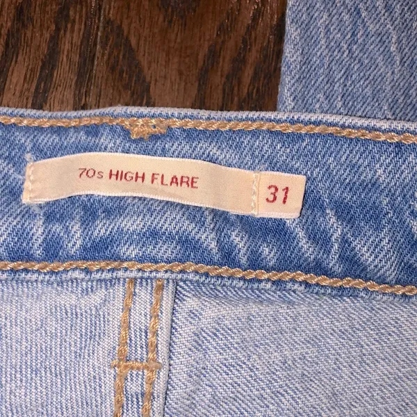 Levi’s 70’s high flare jeans size 31 - Image 4