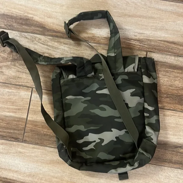 Pink Victoria’s Secret green camouflage small backpack - Image 4