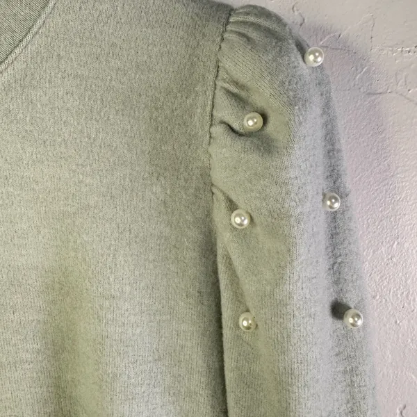 Cato Old Money Light Greenish Gray Knit‎ Top With Pearl Accents Size Large - Image 4