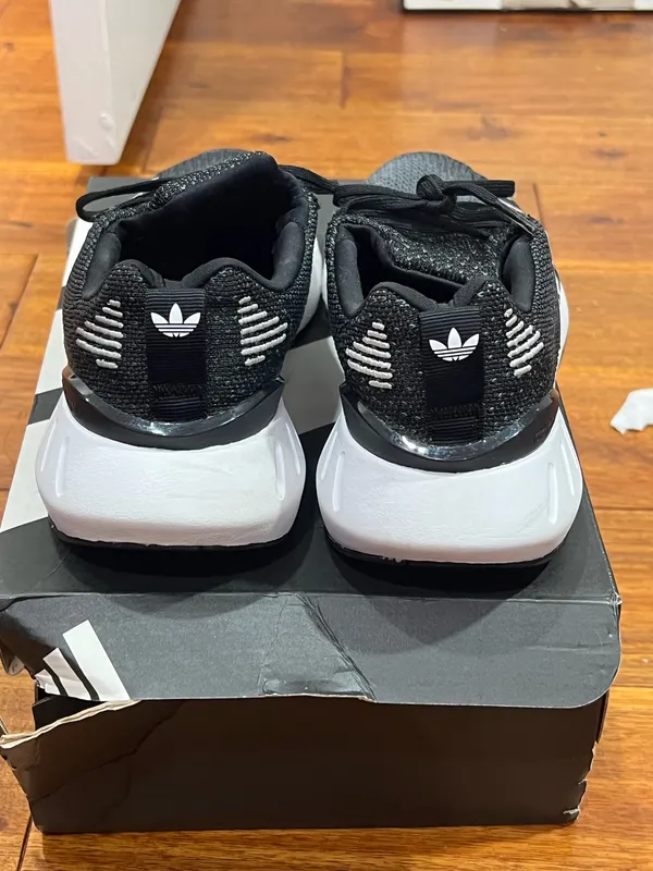 Adidas Women’s Sneakers Black White - Image 6
