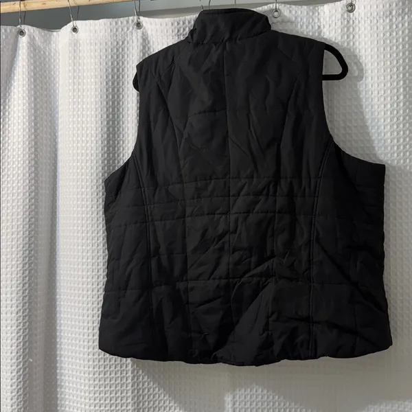 Athletic Works Women’s Black Quitted Puffer Vest Size 2X - Image 5