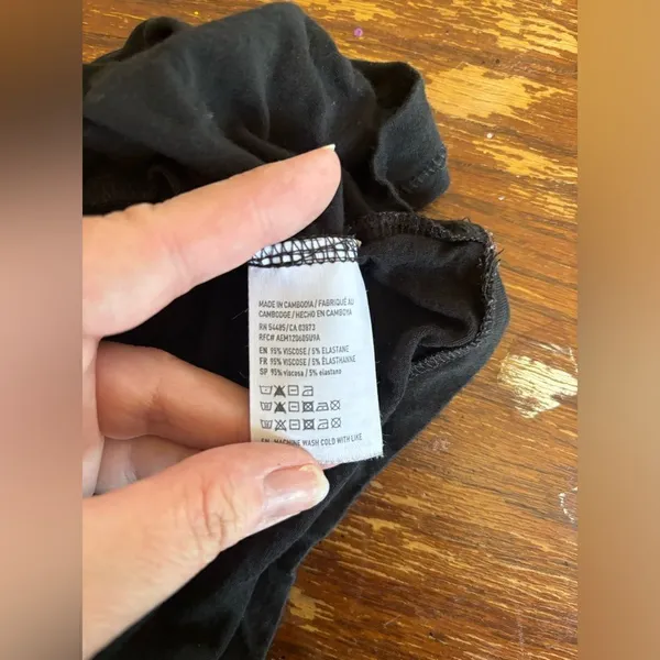 American Eagle Soft & Sexy V Neck Tee Size Small Black - Image 5