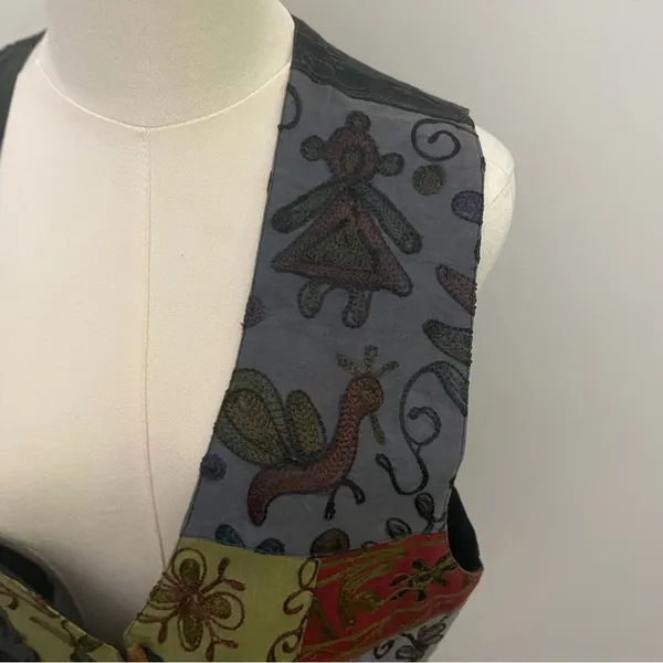 Vintage Patchwork Vest Embroidered Floral Birds Art To Wear Wood Toggle Buttons - Image 4