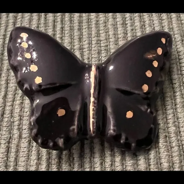 Vintage black & gold ceramic butterfly brooch/pin Great on a scarf hat lapel EVC - Image 2