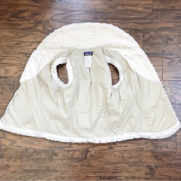 Patagonia • Pelage Fleece Vest cream faux fur zip front asymmetrical shawl - Image 8