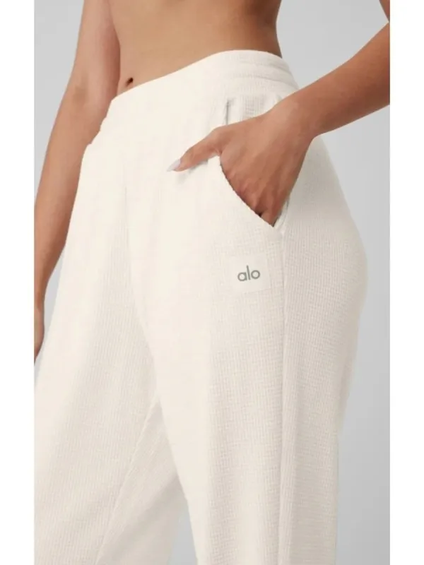Alo Weekend Escape Joggers Ivory Waffle Thermal High-Rise Waist Cream Sweatpants - Image 3
