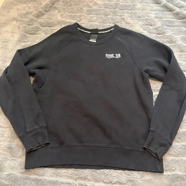 Nike SB Crewneck Sweatshirt Black Embroidered Logo Pullover Small - Image 3