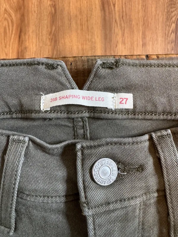Levi’s 318 SHAPING WIDE LEG 27 green women’s jeans - Image 2