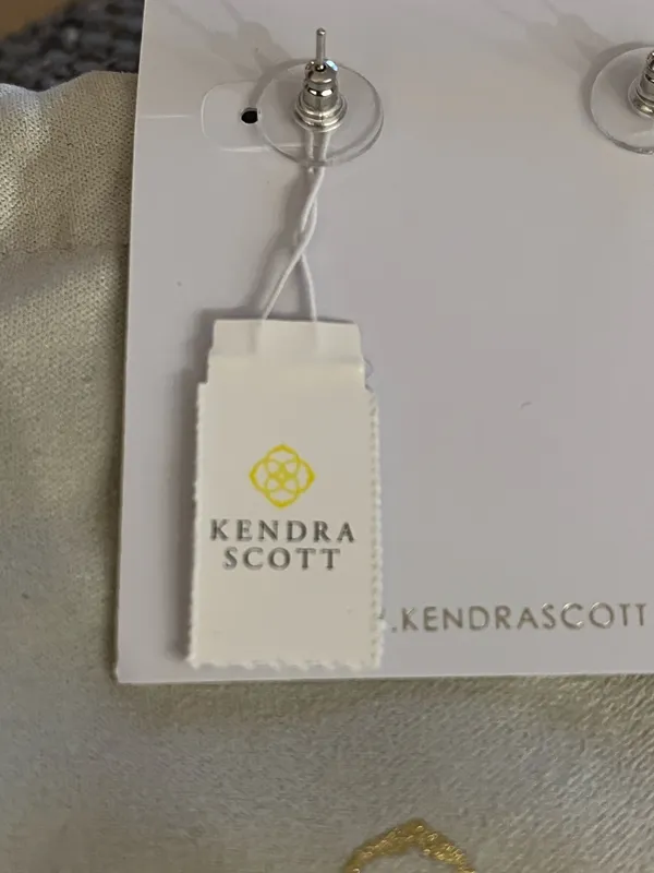 New Kendra Scott Lady Earrings  - Image 6