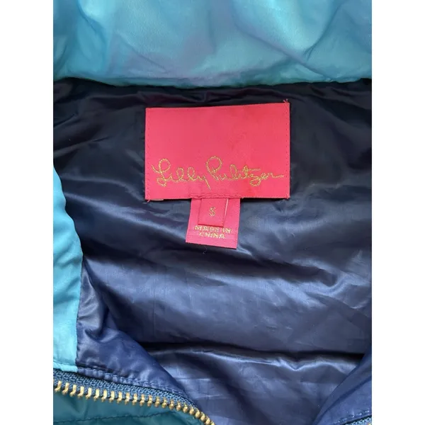 Lilly Pulitzer Noella Low Tide Down Puffer Vest‎ Small Navy Blue Ombre - Image 3