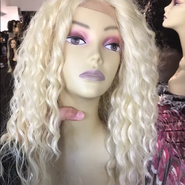 Blonde curly wig - Image 6