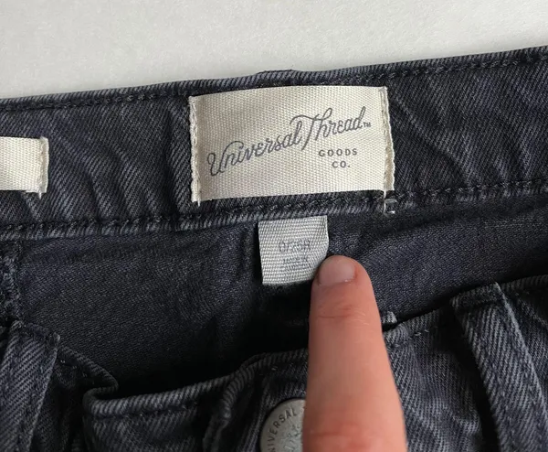 Universal Threads Jean Shorts - Image 4