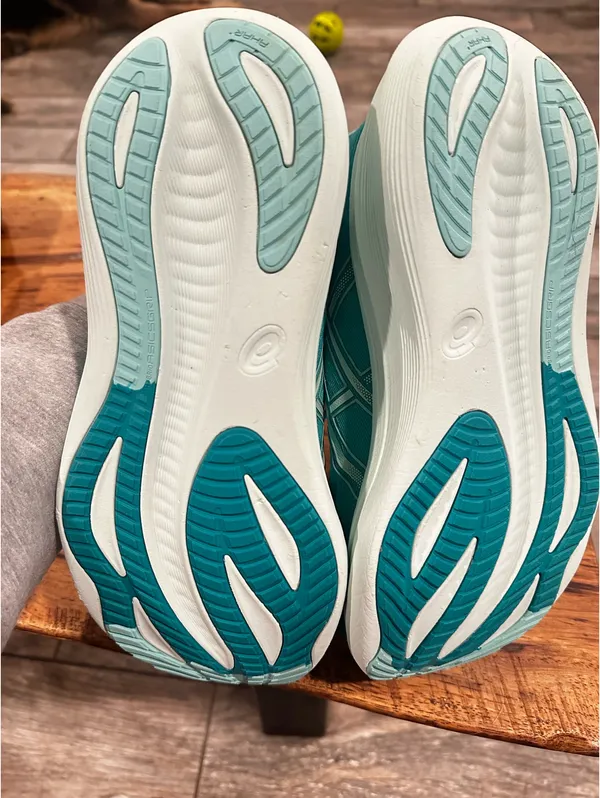 ASICS Gel-Nimbus Women’s - Image 3