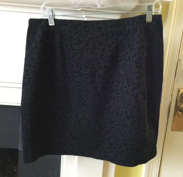 Vintage AT Denim Velvet Design Black Stretch Skirt - Sz 12 - Image 4