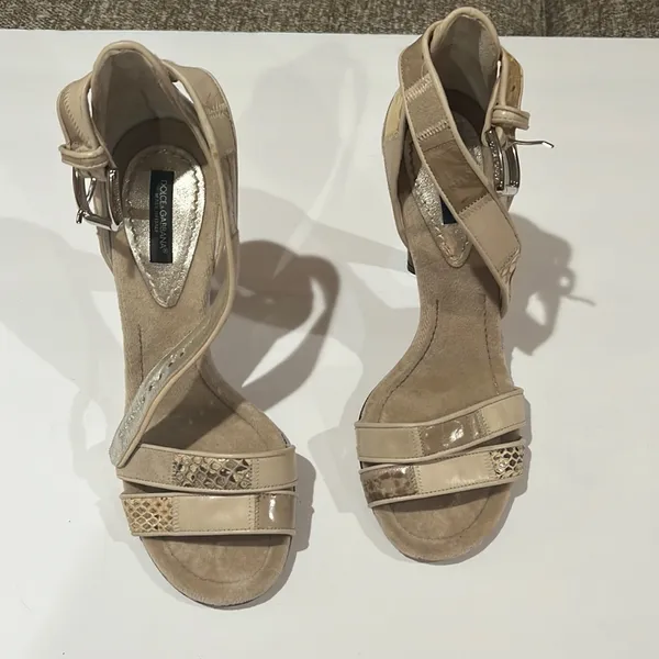 Dolce & Gabbana cream heels - Image 2