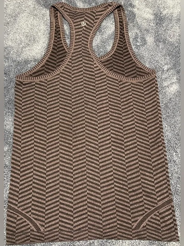 #18 Lululemon Run: Swiftly Tech Racerback Heathered Black Cherry Size 4 - Image 8