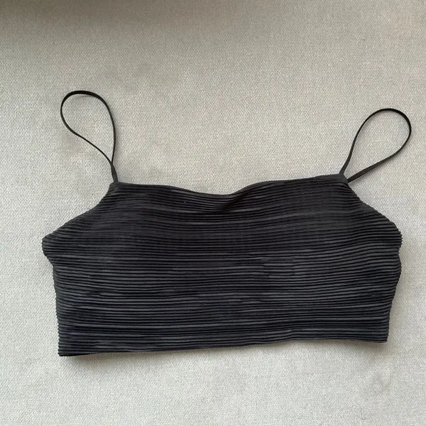 Alo Yoga Micro Plisse Game On Bra Black XS - Image 2