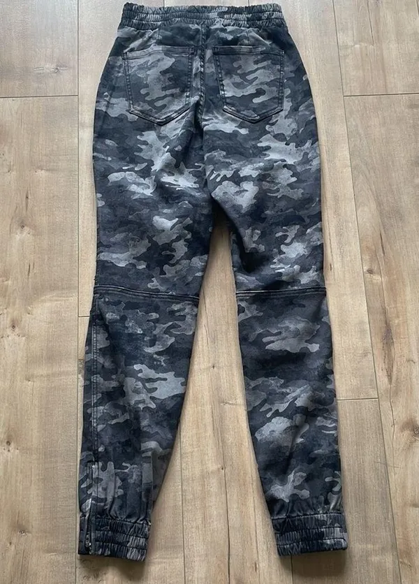 NEW Spanx Blackwash Camo Stretch Twill Cargo Jogger Pants Sz XS - Image 7