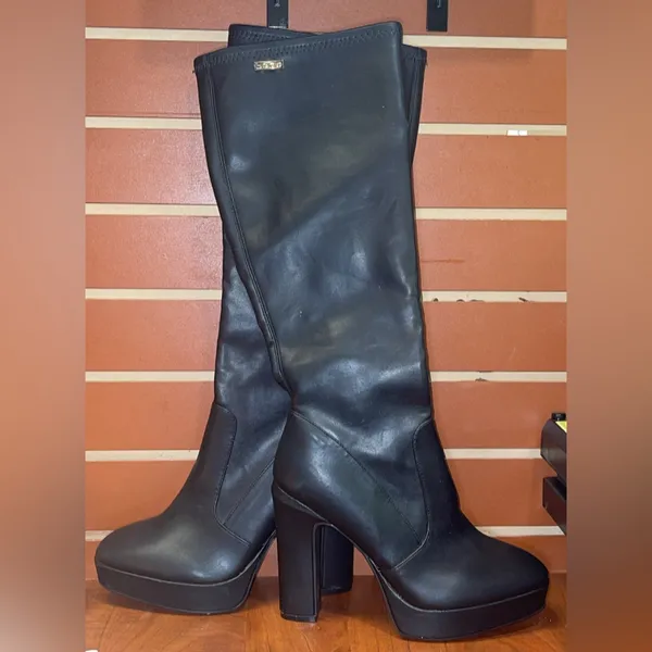 Bebe Black Heeled Boots Sleek Design - Image 2