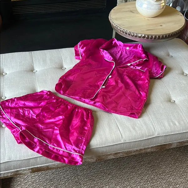 Non Signe Pink Satin Trimmed Two Piece Pajama Set Size Small - Image 2