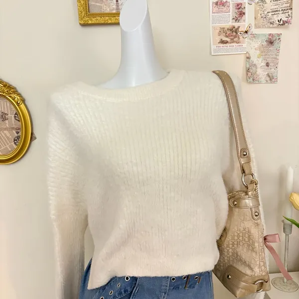 Abercrombie & Fitch Sweater Size XS White Fuzzy Knit Long Sleeve Pullover - Image 2