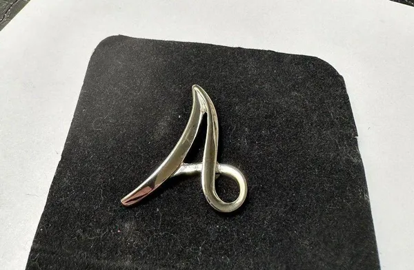 Sarah Coventry Letter Initial A Silver Tone Brooch Pin Signed - Image 2