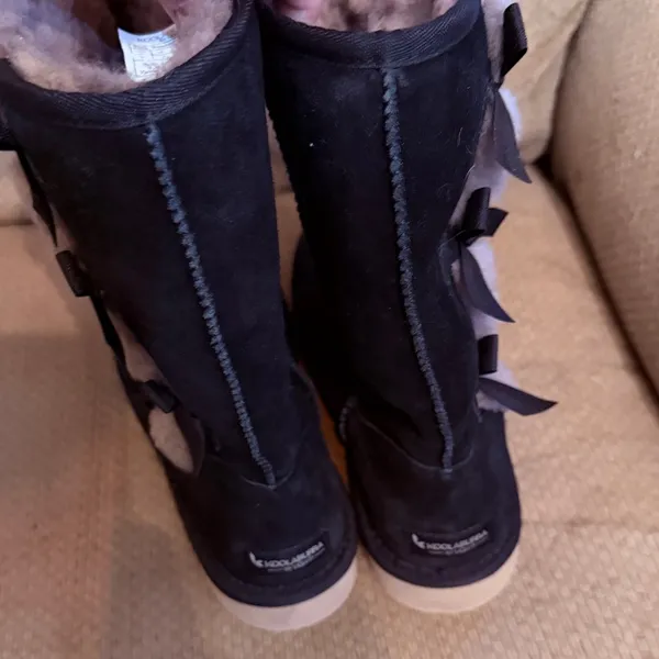 UGG Koolaburra Boots with Bows Black Size 8 - Image 5