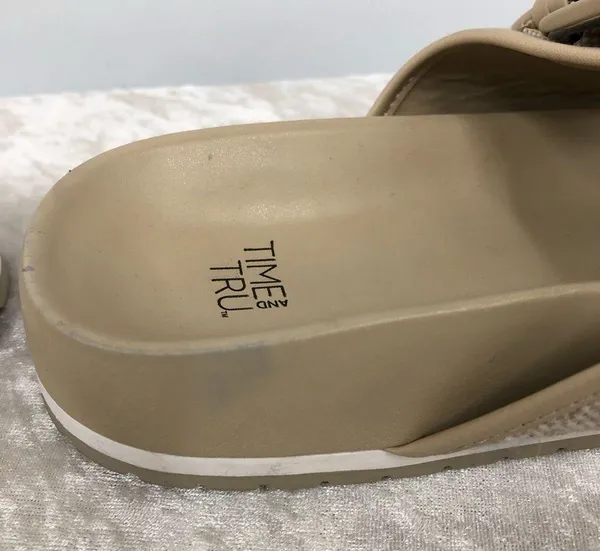 Time & Tru womens canvas size 9 beige & brown double strap slide on sandals - Image 10