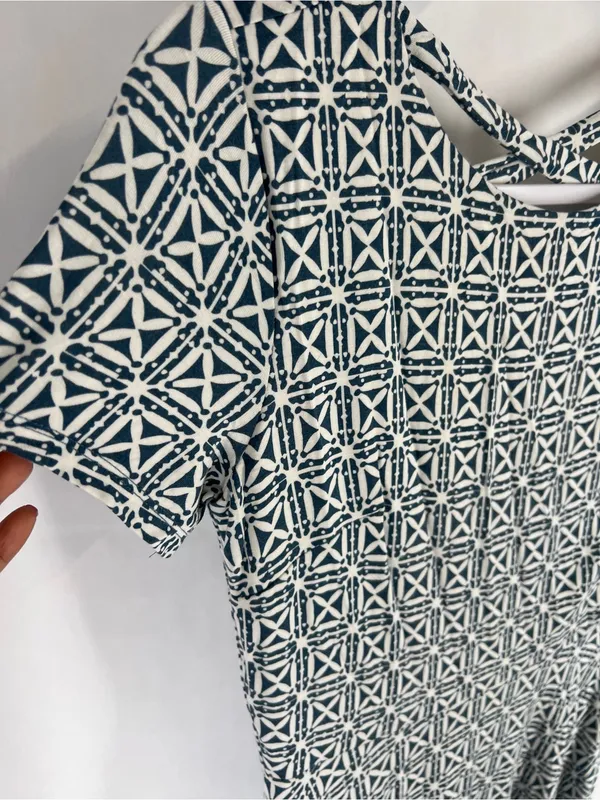 LOFT Geometric Crisscross Back Fit & Flare Dress Blue White Size 0 - Image 4