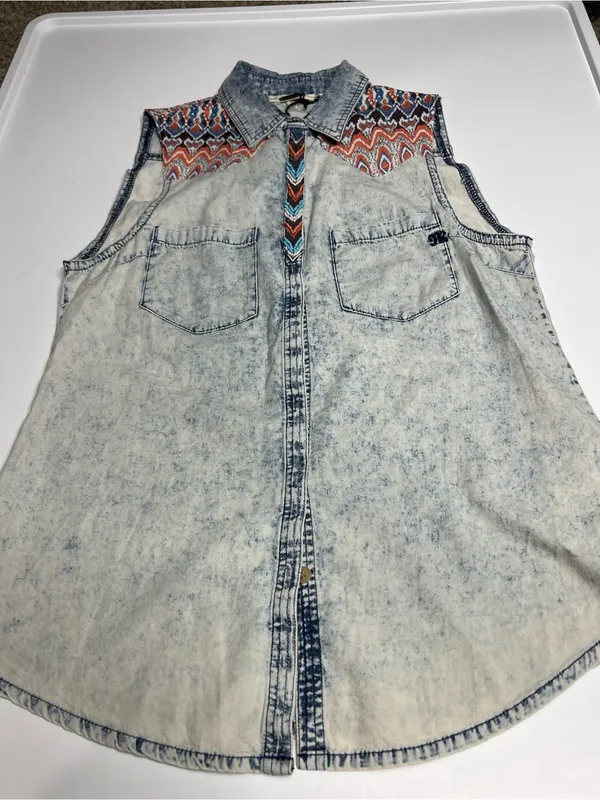 NWT miss me acid wash denim shirt medium - Image 2