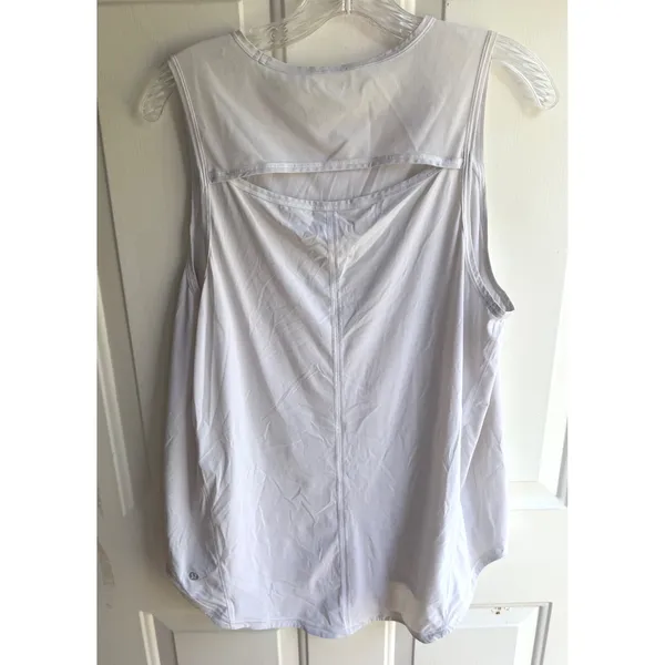 Lululemon Women's White Sculpt Mesh Back Relqxed Fit Tank Sz 12 - Image 5